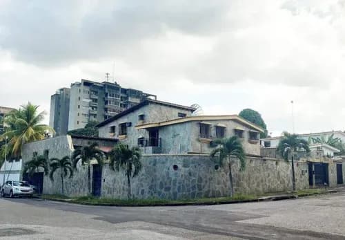 Fp 321369 En Venta Casa De Esquina En Calle Paez Urb La Viña Valencia Solo Clientes