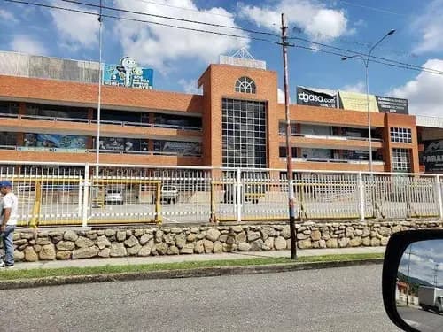 Se Alquila Oficina 65m2 En C.c. El Portico Naguanagua 312882-er