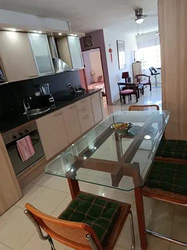 Apartamento En Alquiler. Casco Central Lechería.