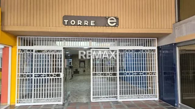 VENTA DE OFICINA TORRE E #1006