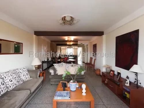 M&n Vende Apartamento De 109m2 Con 3 Hab. Y 2 Baños: Ubicado Al Centro De Cabudare: 26-21621