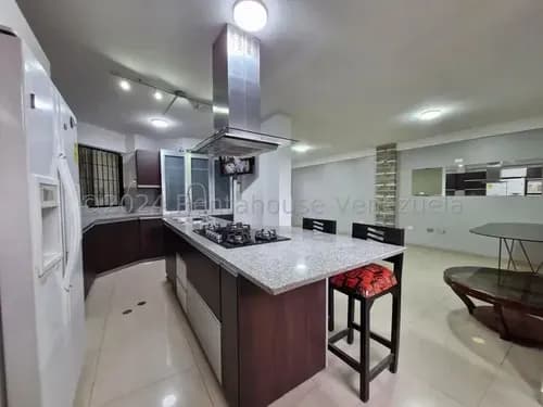Rent-a-house Vende Townhouse, Pozo De Agua, Conjunto Res. Las Carolinas Ii, Estado Aragua, 25-795 Gf