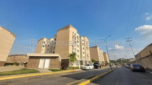 Jesus Teran Vende Hermoso, Moderno Y Acogedor Apartamento Tipo Estudio Amoblado, Conectado A Planta Electrica En Ciudad Roca Al Este De Bqto. 26-19885