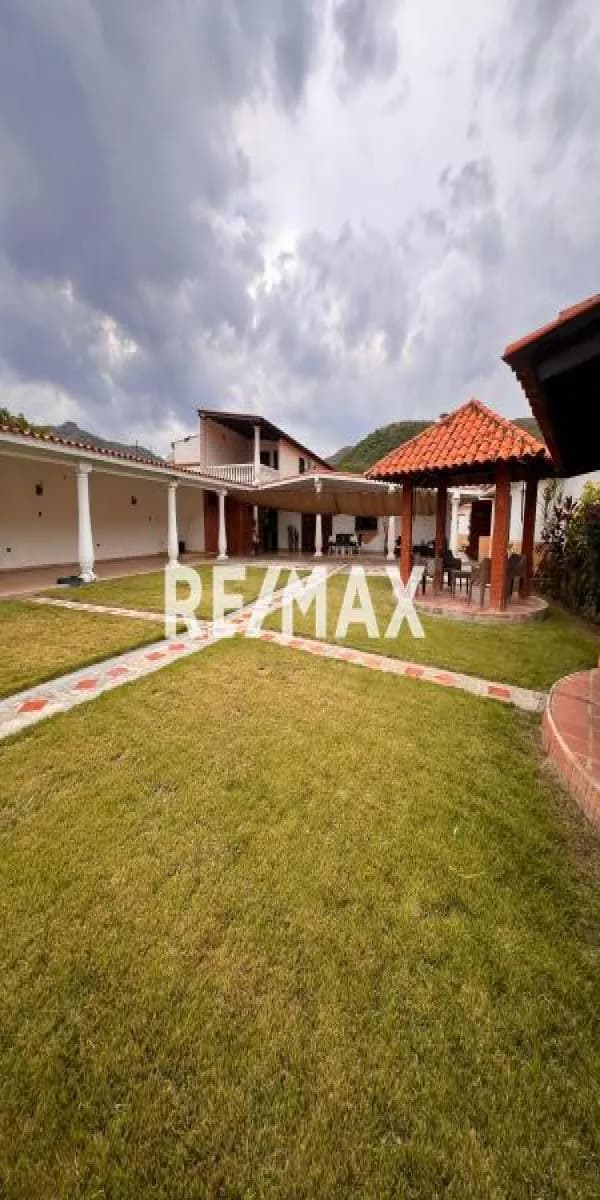 HERMOSA Y ESPACIOSA QUINTA EN VENTA EN URB. San Pablo TURMERO