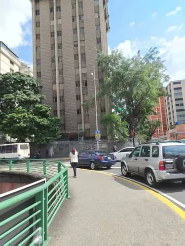 Se Vende Edificio Ubicado En La Urb. Las Delicias Municipio Libertador
