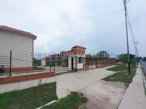 Casa En Venta En Obra Gris Ideal Para Remodelar A Tu Gusto El Conjunto Pose Pozo De Agua En Flor Amarillo Valencia