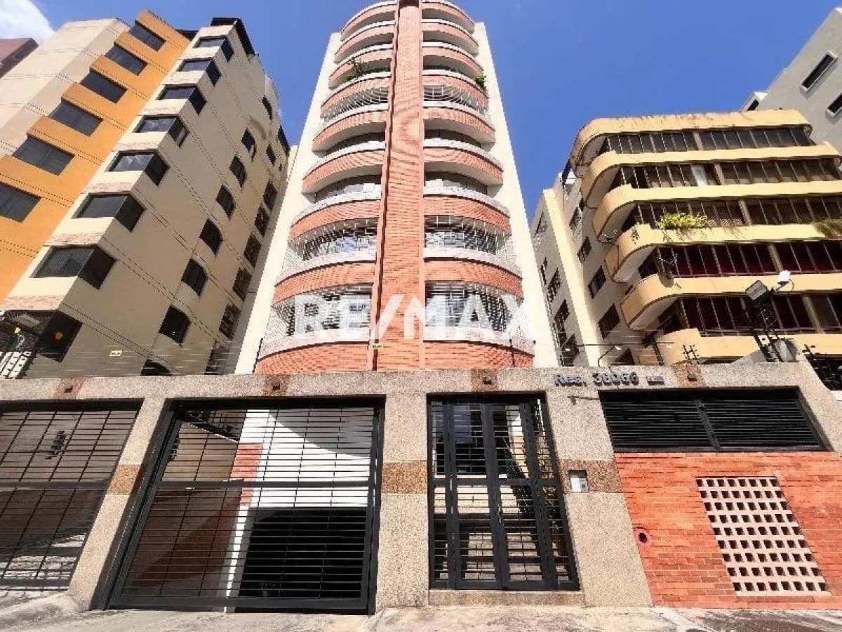 APARTAMENTO PH EN VENTA URB SAN ISIDRO