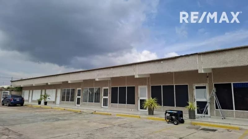 LOCAL PARA VENTA DE COMIDA RAPIDA, EN ALTOS DE MARACAIBO
