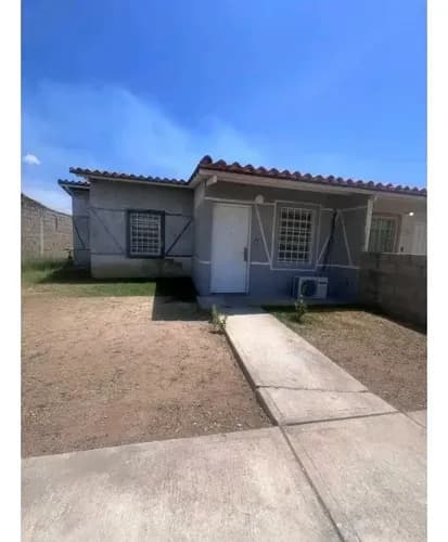 Casa En Venta, Urb Brisas Del Lago, Ciudad Alianza, Guácara Vr10027147