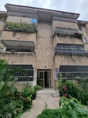 Apartamento En Venta: Res. El Piñal Naguanagua