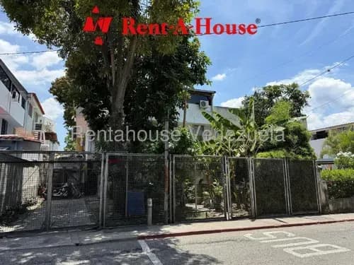 Casa Para Remodelar En Venta En Los Chorros 26-16803