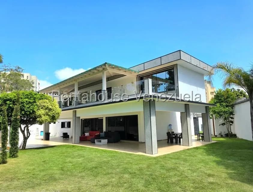 Casa (Duplex) en Venta en Los Naranjos del Cafetal, Distrito Metropolitano