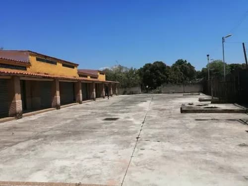 Annic Coronado Vende Centro Comercial En La Yaguara Tocuyito A Pocos Metros De Safari 315964