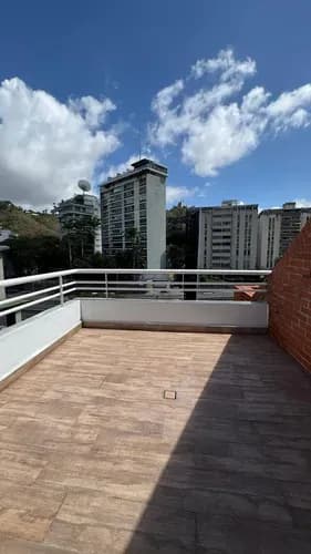 Apartamento En Alquiler En Los Naranjos De Las Mercedes De 84 Mt