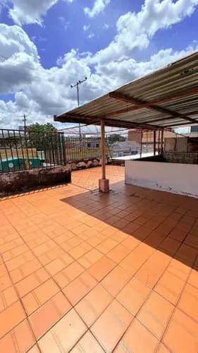 Oportunidad Para Inversionistas Galpón-casa En Av. Branger De San Blas. Excelente Zona Comercial Y Concurrida. Gz
