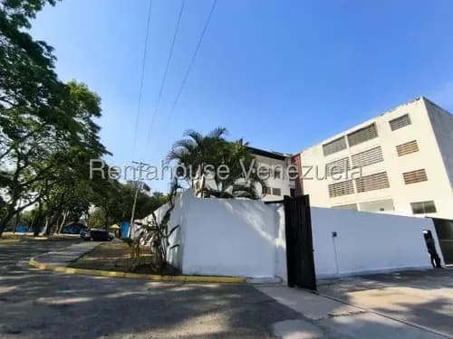 Apartamento En Venta En Guaparo Valencia Lr Carabobo Amplios Espacios Actualizados Con Ubicacion Estrategica. Solo Clientes Directos