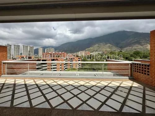 Se Vende Bello Apartamento Ph En Los Chorros Mls 26-14684