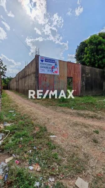 SE VENDE TERRENO A PIE DE CALLE EN AV ORINOCO, MATURIN
