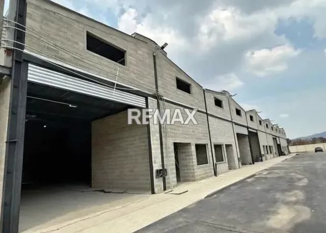 Venta de Galpon en San Diego Zona Industrial Monte Real de 1.800 mts2