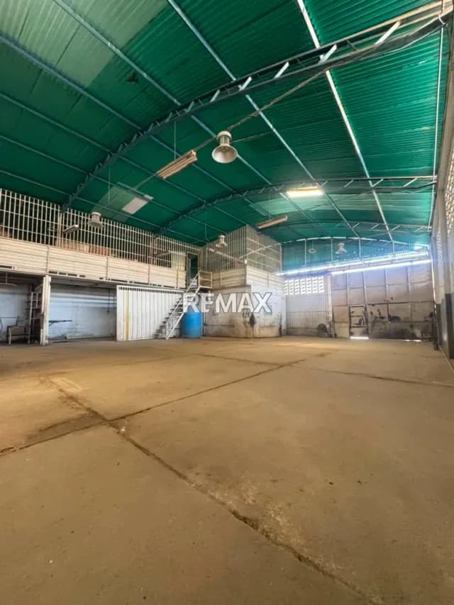 GALPON DE 350MTS EN ALQUILER UBICADO EN BARRIO SUCRE, BARCELONA