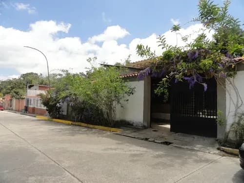 Exclusiva Quinta En Urb. Los Budares Llano Alto Carrizal