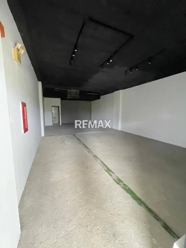 Local Comercial en alquiler C.C Tacarigua zona industrial