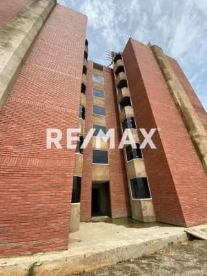 Apartamento en Conjunto residencial Palma Real III Excelente ubicación en nueva Barcelona, detrás de CC puente real