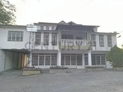 EDIFICIO COMERCIAL Y POSADA EN EL VIGIA, ESTADO MERIDA