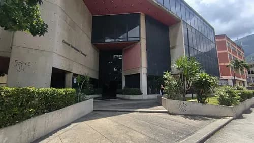 La Urbina Vendo Local/oficina 215m2