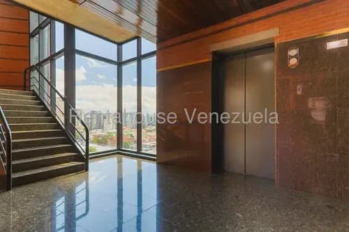Excelente Oficina En Alquiler. La Castellana # 26-14519 Ll