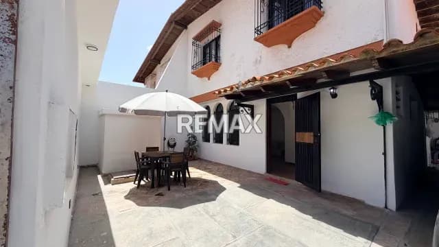 LINDA CASA EN VENTA EN ALTO PRADO, CONJUNTO CERRADO.