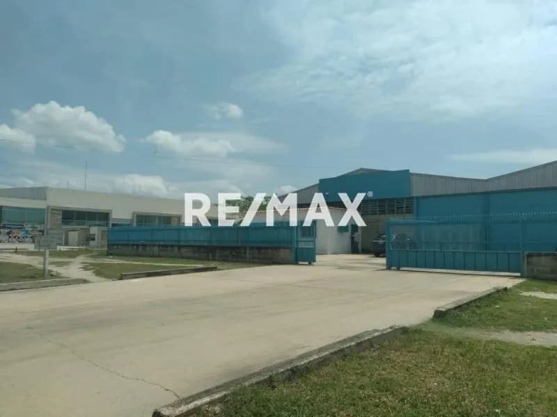 EN VENTA EXCELENTE GALPÓN INDUSTRIAL EN LOS GUAYOS