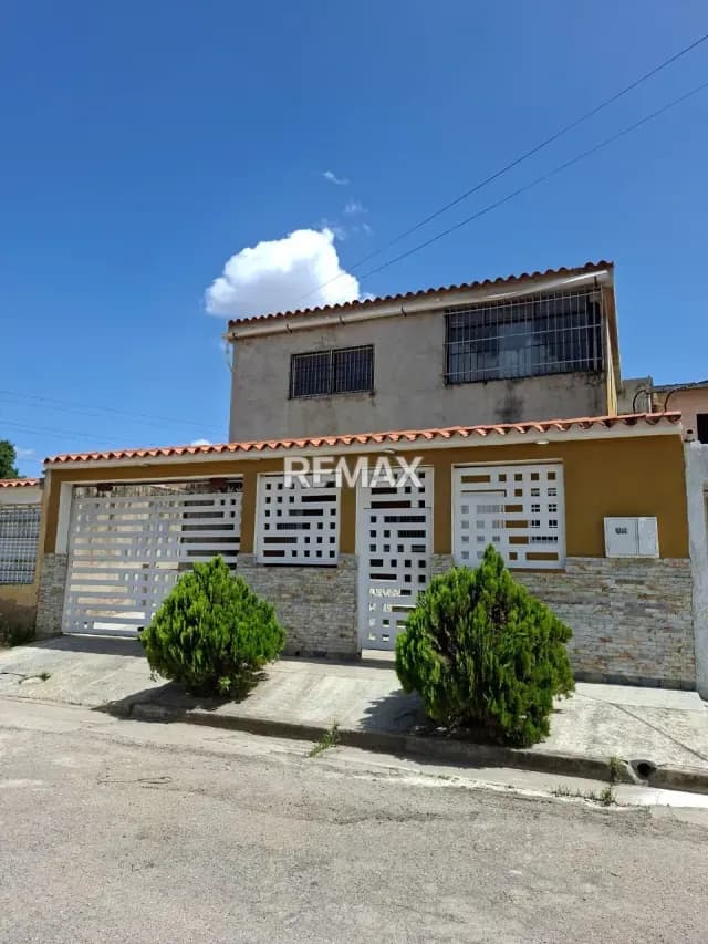 TU HOGAR IDEAL CON PISCINA Y GRAN POTENCIAL EN SANTA CRUZ DE ARAGUA! ✨