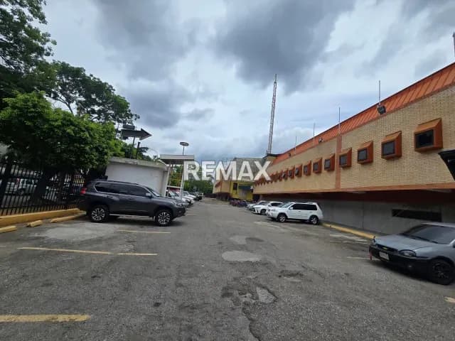 EN ALQUILER LOCAL COMERCIAL C.C PREBO VALENCIA