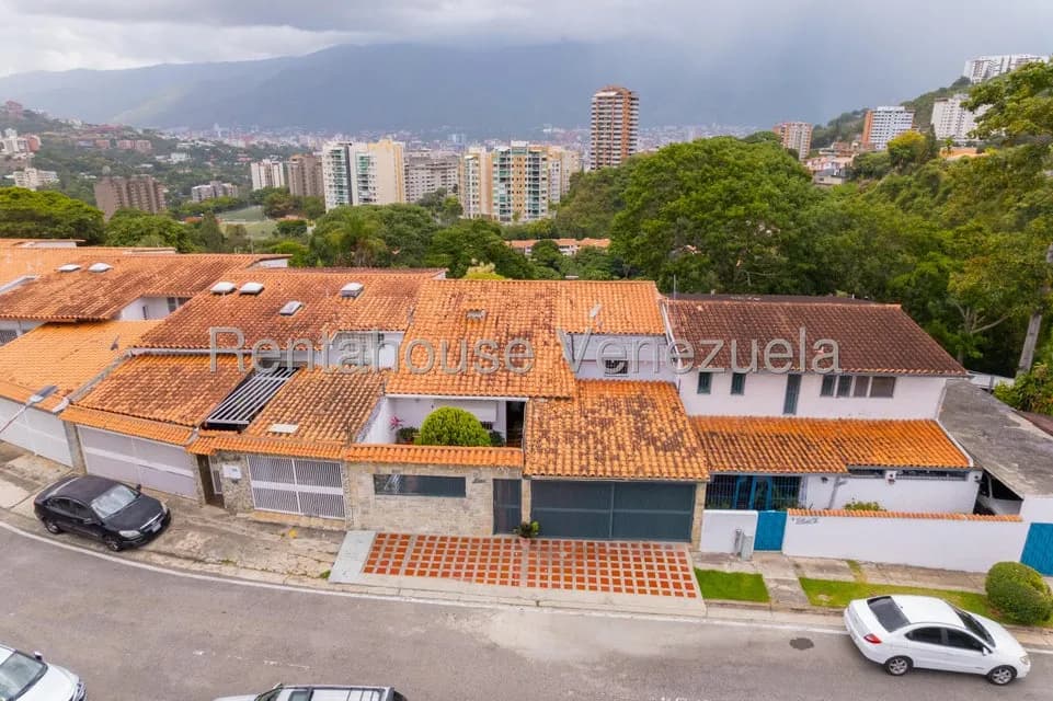 Casa (Duplex) en Venta en Santa Ines, Distrito Metropolitano
