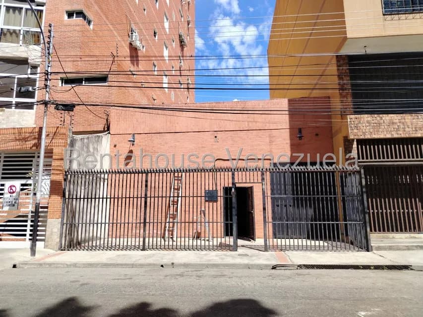Comercial (Galpon - Deposito) en Venta en Zona Centro, Aragua