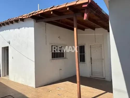 Hermosa Casa En Alquiler En La Urbanización La Fontana, Sector La Morita