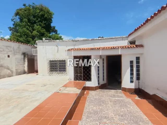 Casa para remodelar Urb. El Toro