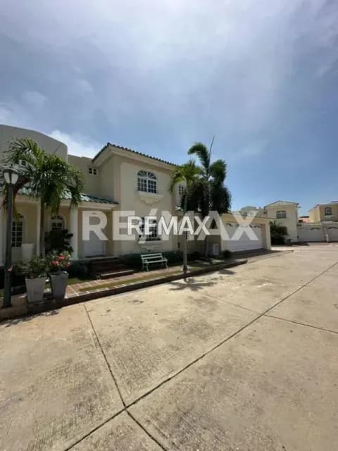 Casa en venta en villa Lago country II