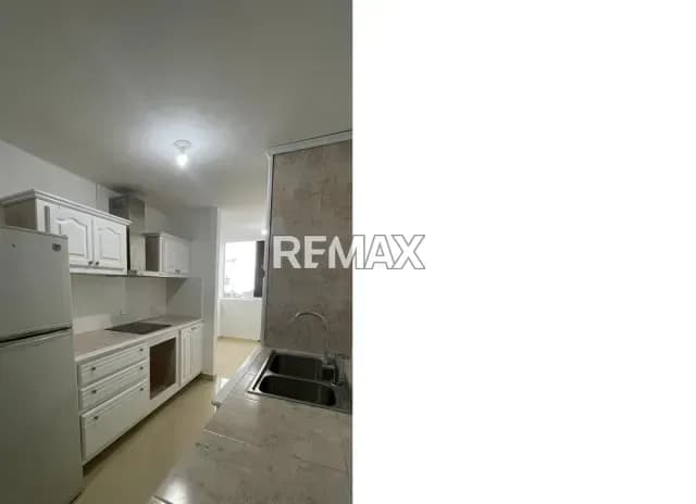 Apartamento en Alquiler, en Pueblo Nuevo, Edf. San Gabriel. Piso 2.