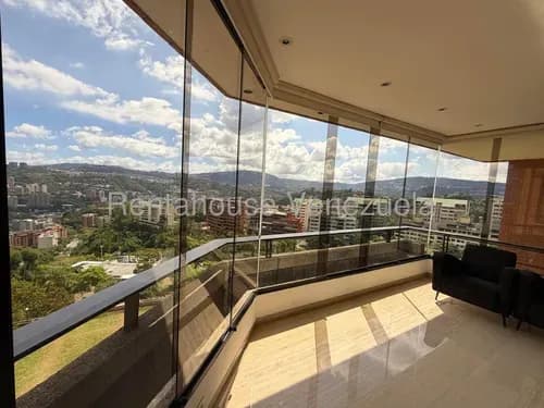 Apartamento En Alquiler. Urb. Colinas De Valle Arriba 26-11531 Neyla Cedeño.
