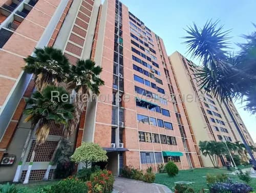 Apartamento Amoblado Listo Para Mudarse Ubicado En La Urbanización Bosque Alto De Maracay #26-10312 Kmir