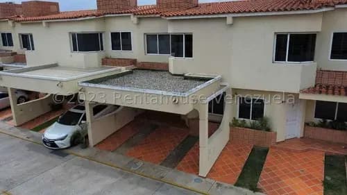Iris Marín Vende Hermosa Casa Ubicada En Conjunto Privado Con Vigilancia Piscina Cancha En Cabudare Av Ribereña Urb Villa Paris
