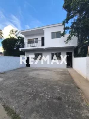 AMPLIA CASA CON DIVISIÓN DE APARTAMENTOS TOTALMENTE INDEPENDIENTES , EN LA ASUNCIÓN, ISLA DE MARGARITA