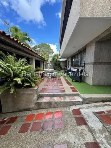 Casa Remodelada En Alquiler Santa Mónica. Cód. #26-14209