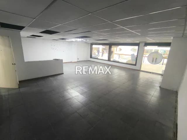 CC Concresa ALQUILO local comercial 113m2 (lado Corpoelec)
