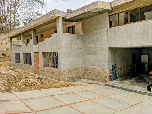 Casa En Venta En Naguanagua Urb Altamira