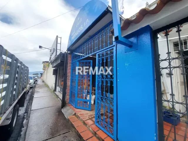 SE VENDE FONDO DE COMERCIO DE LICORERIA A pie de Calle Pasaje Acueducto, Entre carreras 21 y 22 Barrio Obrero.