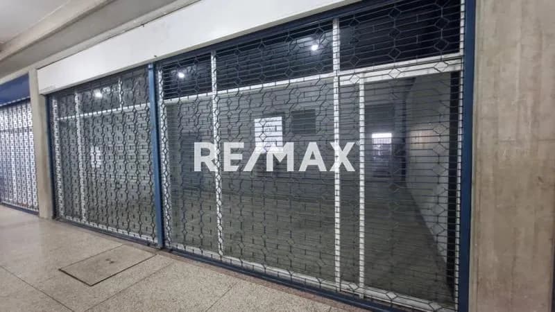 Se Alquila Local Comercial C.C. Diga Center
