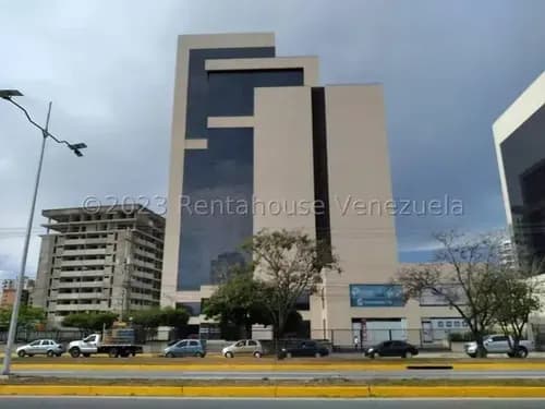 Increíble Oficina En Venta En El Triangulo Del Este, Lara // Paola Bello Rah Centroccidente // Flex #24-8184